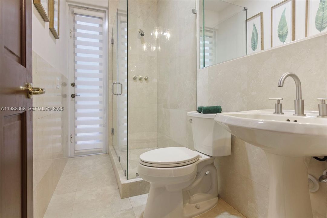 En Venta: $4,100,000 (6 camas, 5 baños, 4841 Pies cuadrados)