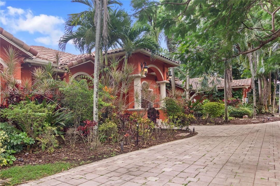 En Venta: $4,100,000 (6 camas, 5 baños, 4841 Pies cuadrados)