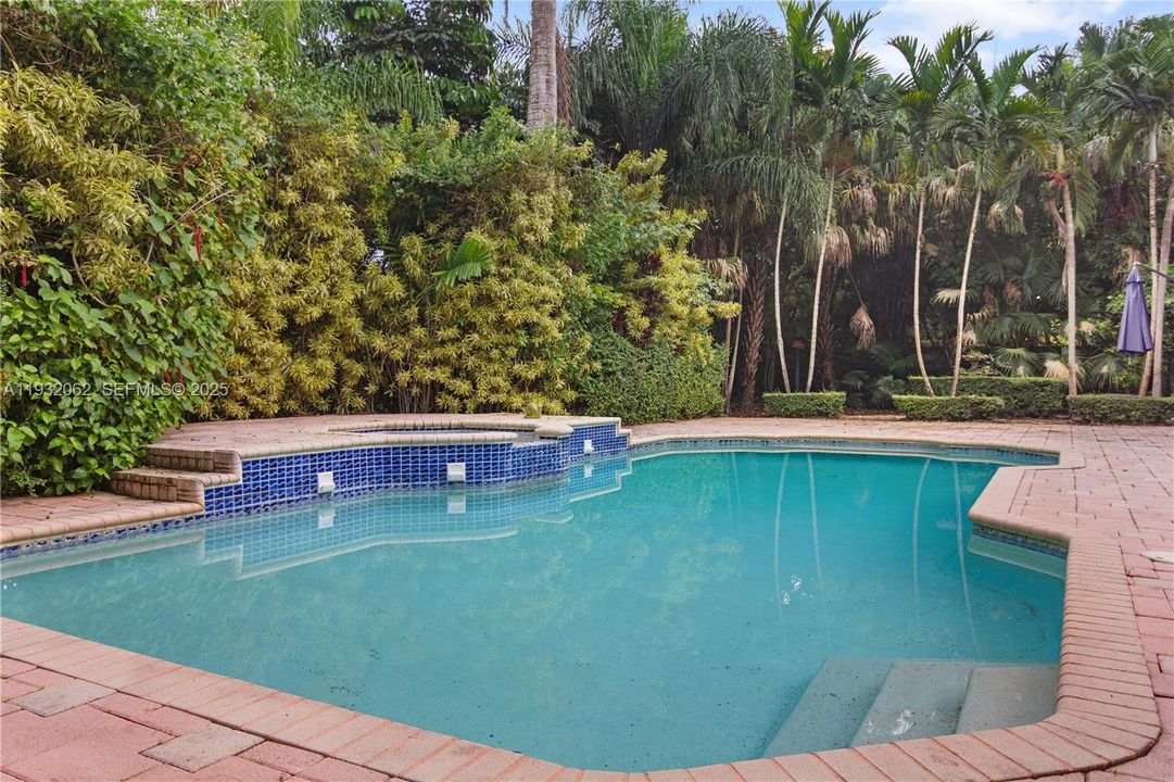 En Venta: $4,100,000 (6 camas, 5 baños, 4841 Pies cuadrados)