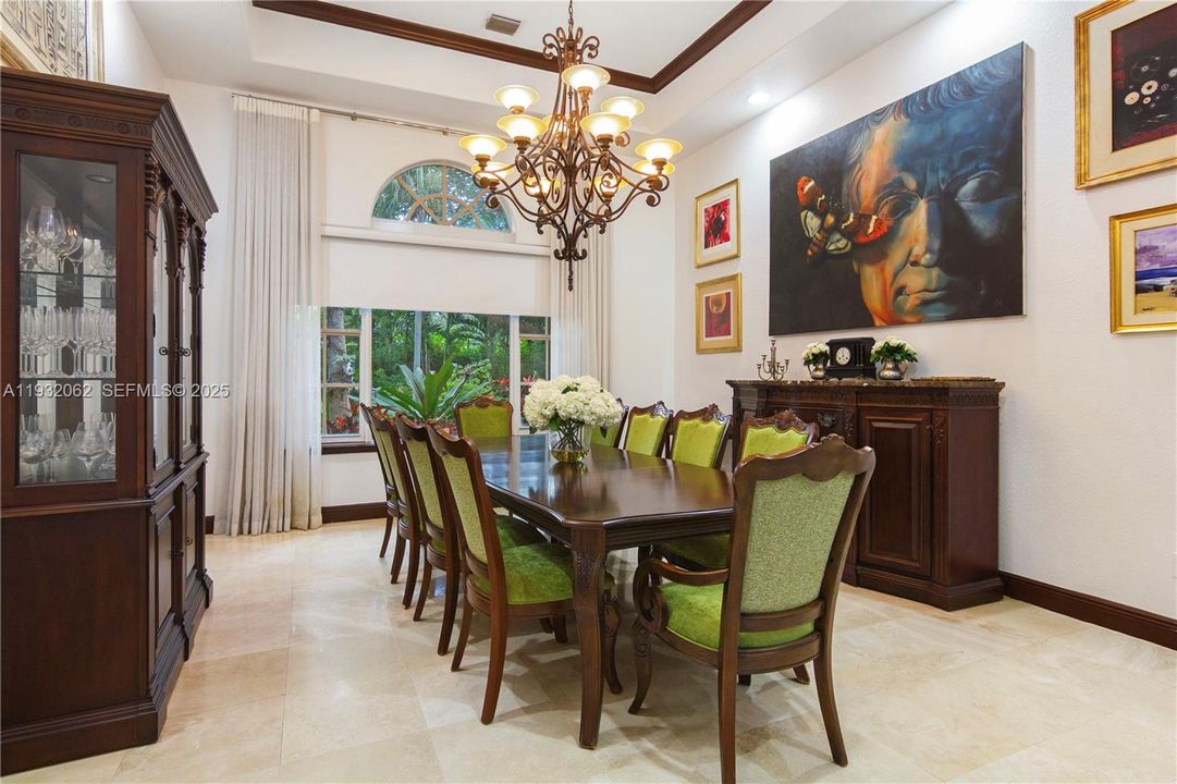 En Venta: $4,100,000 (6 camas, 5 baños, 4841 Pies cuadrados)