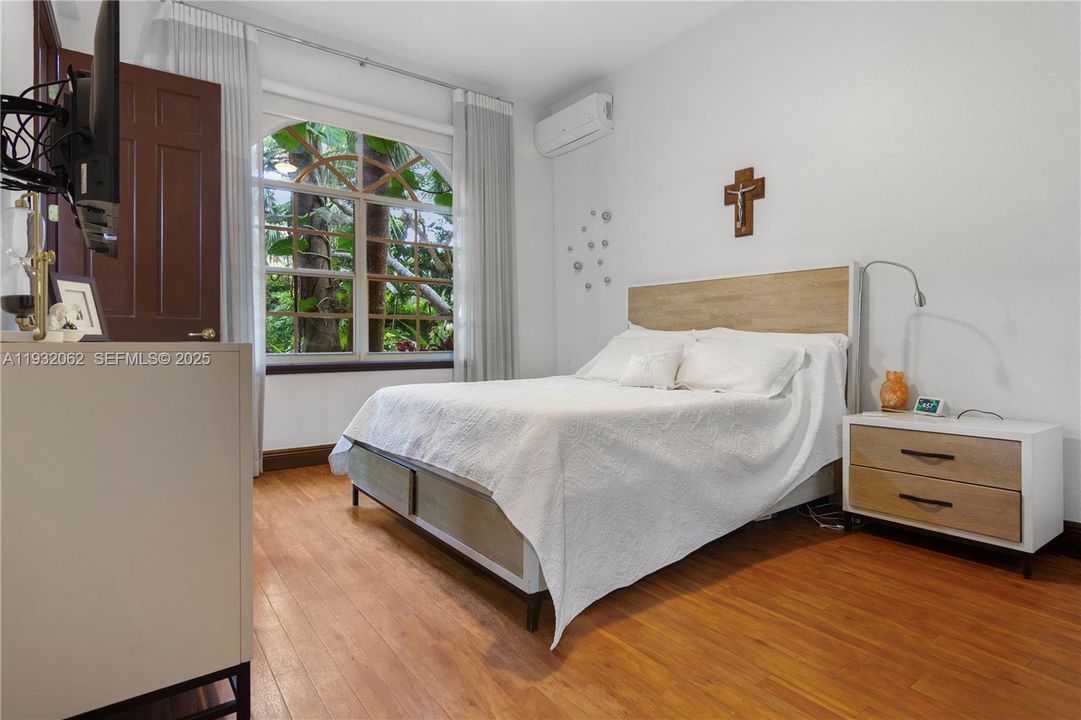 En Venta: $4,100,000 (6 camas, 5 baños, 4841 Pies cuadrados)