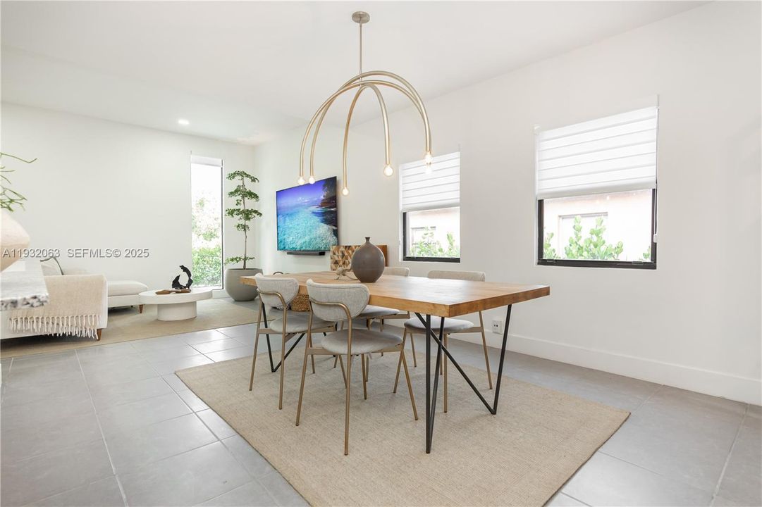 For Sale: $700,000 (3 beds, 2 baths, 1400 Square Feet)