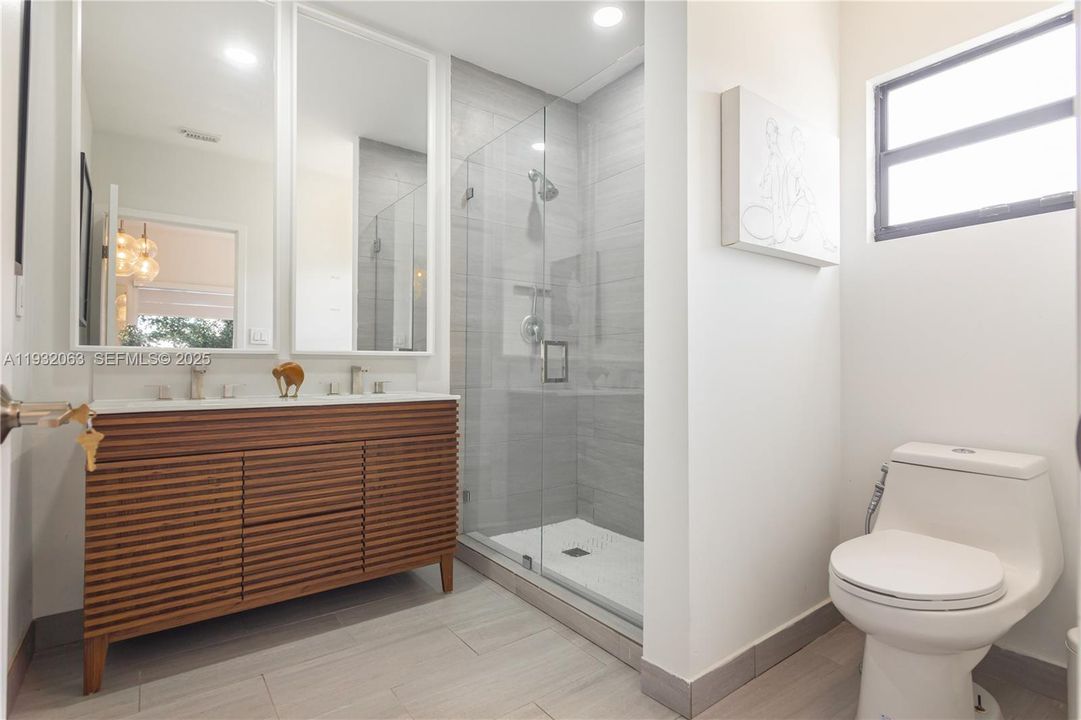 For Sale: $700,000 (3 beds, 2 baths, 1400 Square Feet)