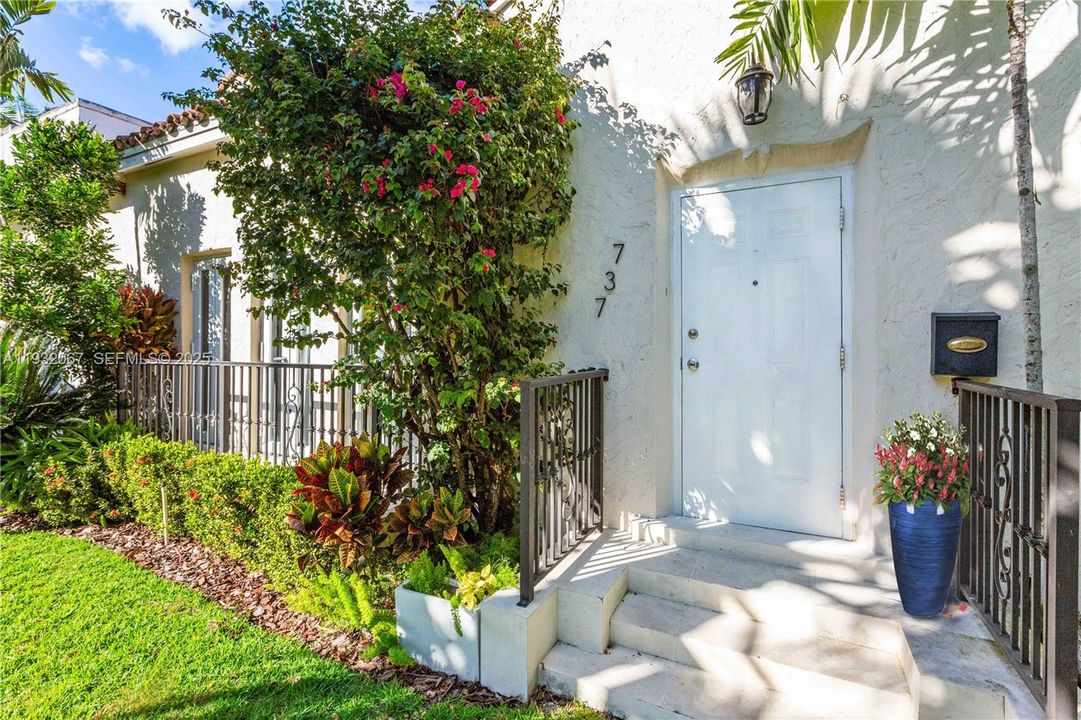 For Sale: $1,840,000 (3 beds, 3 baths, 2472 Square Feet)