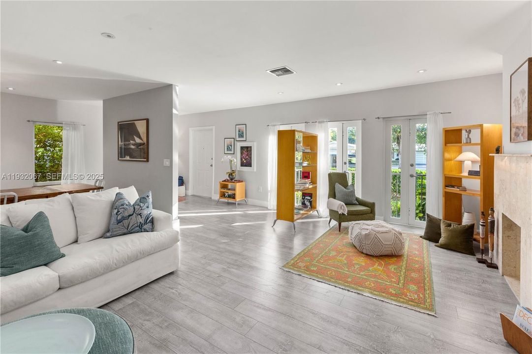 For Sale: $1,840,000 (3 beds, 3 baths, 2472 Square Feet)