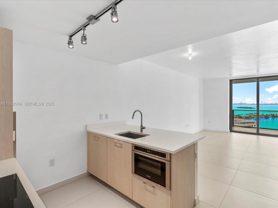 出租: $2,900 (1 贝兹, 1 浴室, 662 平方英尺)