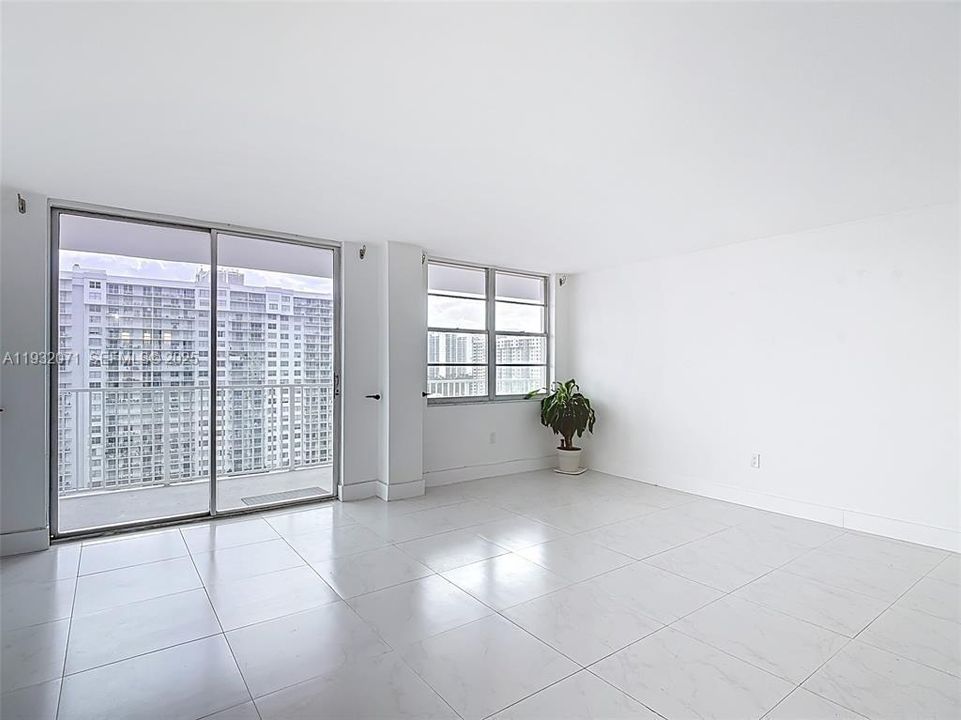 For Sale: $450,000 (2 beds, 2 baths, 1466 Square Feet)