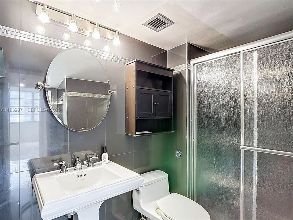 For Sale: $450,000 (2 beds, 2 baths, 1466 Square Feet)