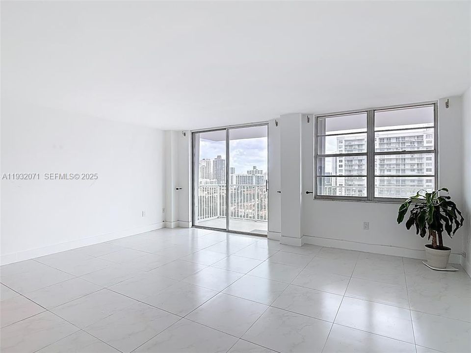 For Sale: $450,000 (2 beds, 2 baths, 1466 Square Feet)