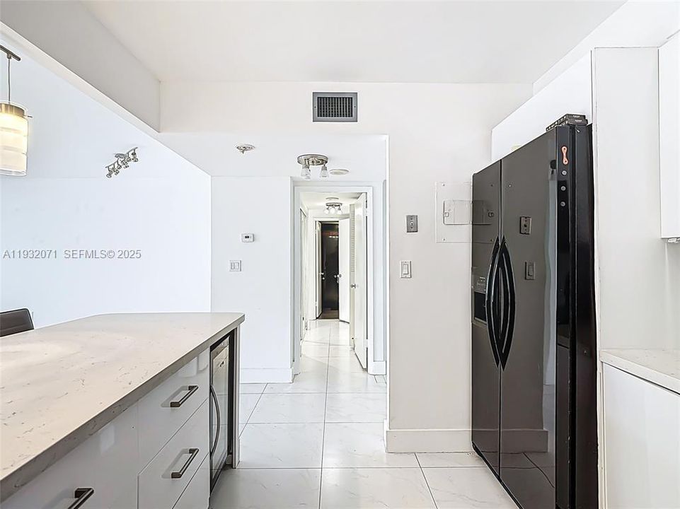 For Sale: $450,000 (2 beds, 2 baths, 1466 Square Feet)