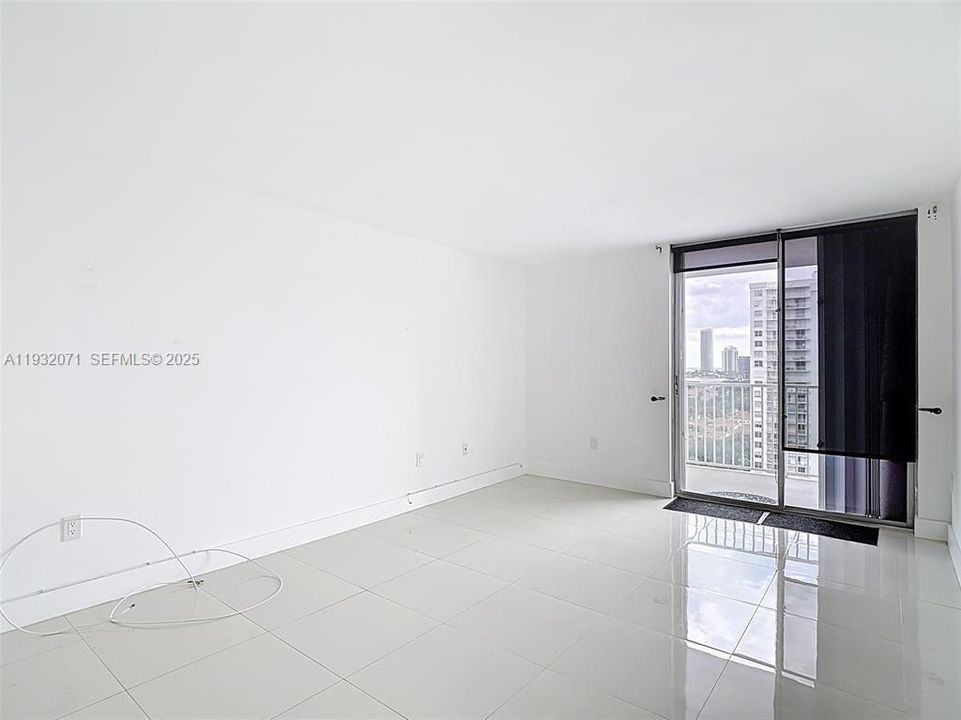 For Sale: $450,000 (2 beds, 2 baths, 1466 Square Feet)