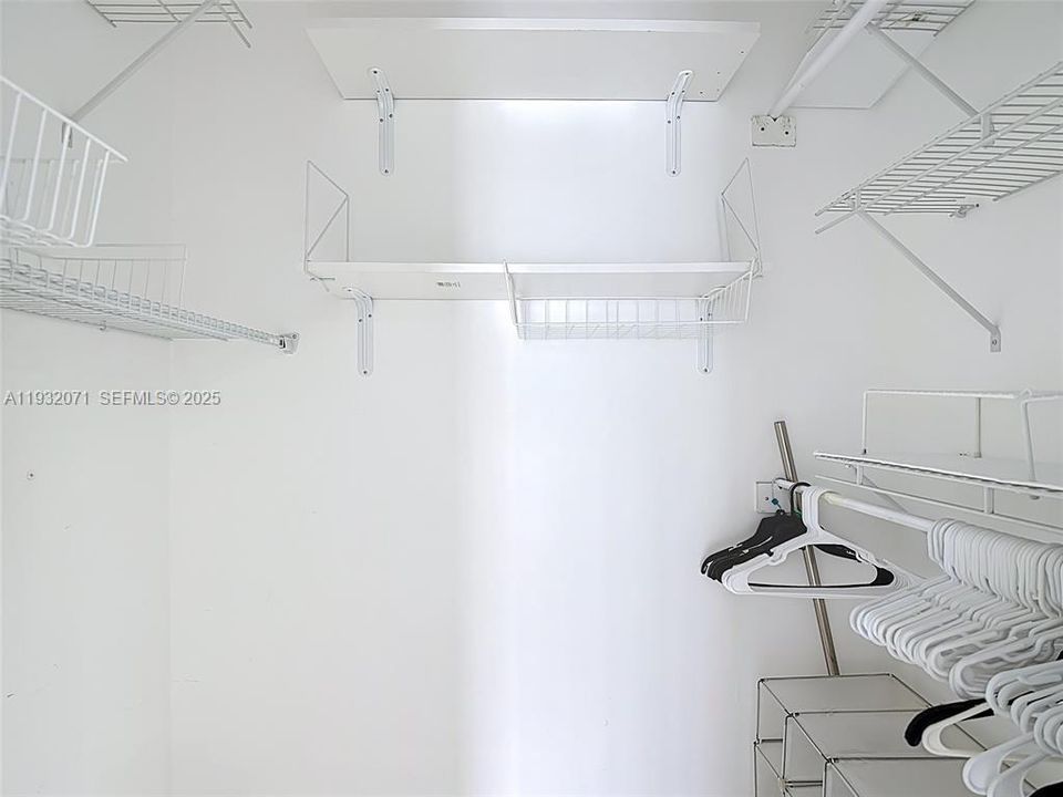 For Sale: $450,000 (2 beds, 2 baths, 1466 Square Feet)