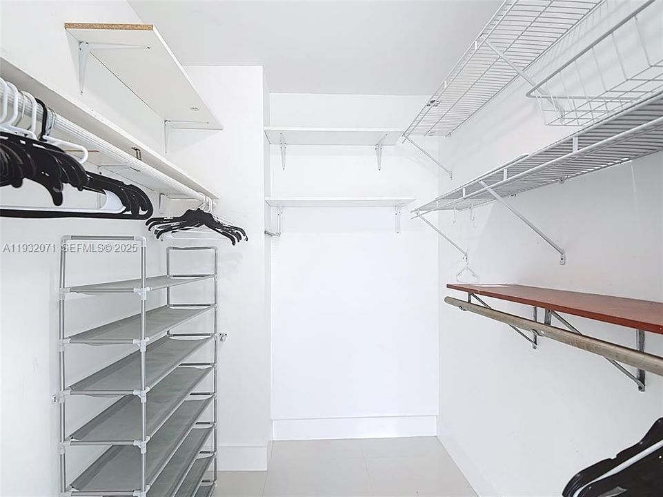 For Sale: $450,000 (2 beds, 2 baths, 1466 Square Feet)