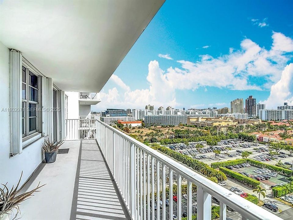 For Sale: $450,000 (2 beds, 2 baths, 1466 Square Feet)