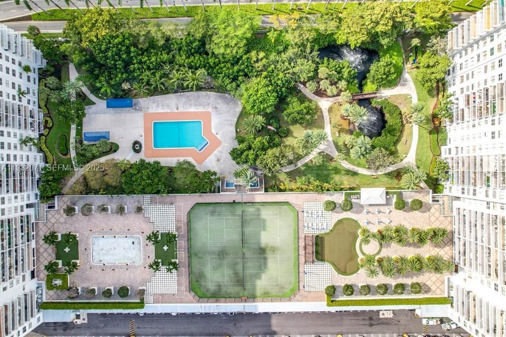 For Sale: $450,000 (2 beds, 2 baths, 1466 Square Feet)