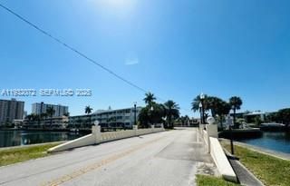 For Sale: $169,000 (1 beds, 1 baths, 700 Square Feet)