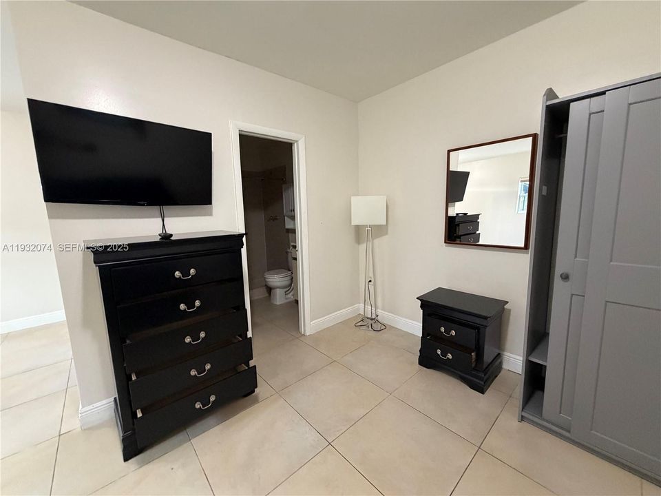 En Renta: $1,375 (0 camas, 1 baños, 300 Pies cuadrados)