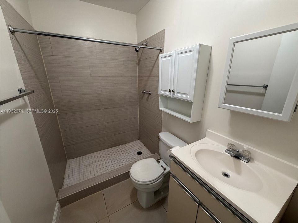 En Renta: $1,375 (0 camas, 1 baños, 300 Pies cuadrados)