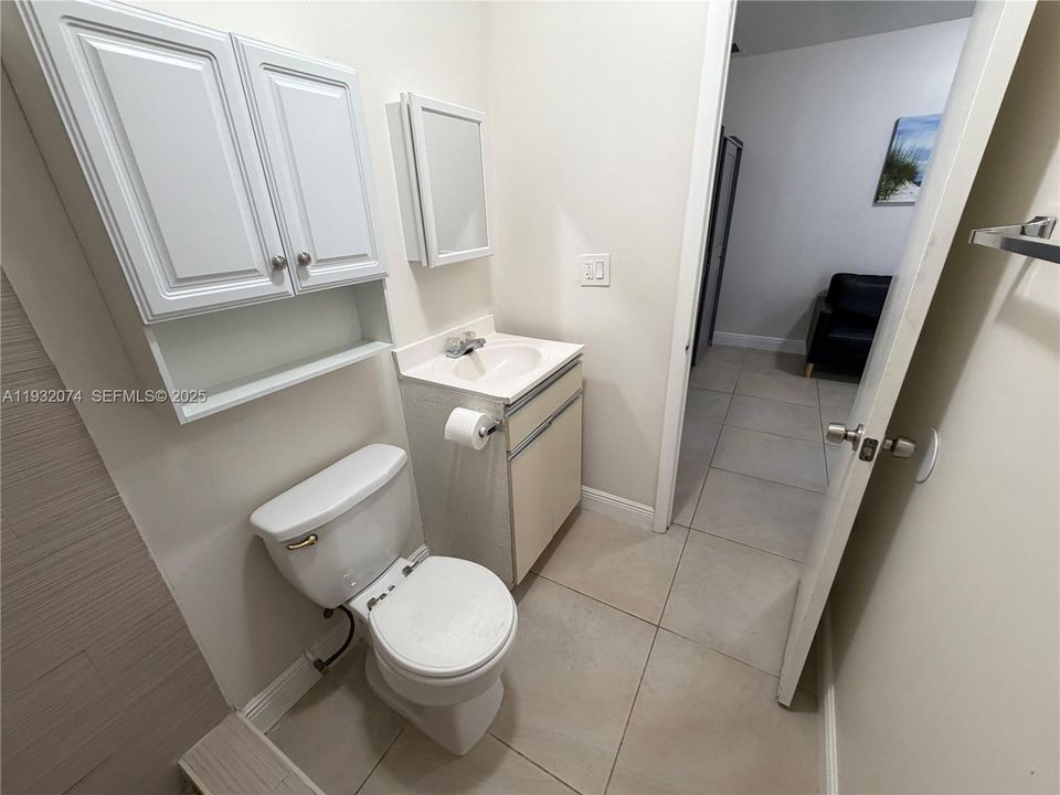 En Renta: $1,375 (0 camas, 1 baños, 300 Pies cuadrados)