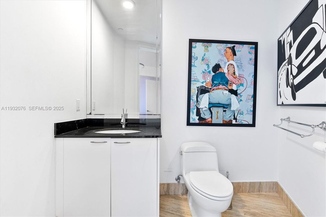 En Venta: $2,199,000 (3 camas, 3 baños, 2327 Pies cuadrados)