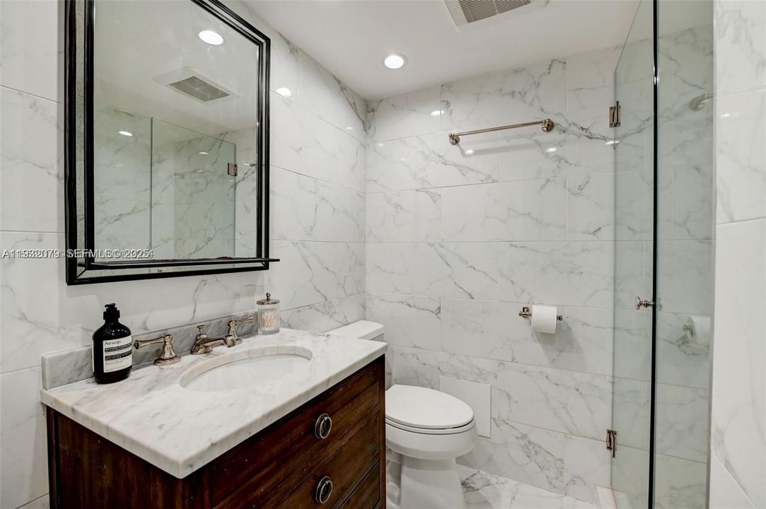 出租: $4,900 (2 贝兹, 2 浴室, 1190 平方英尺)