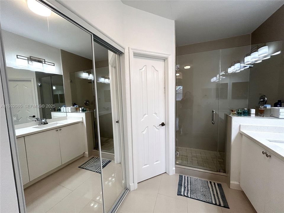 En Renta: $4,200 (3 camas, 2 baños, 2245 Pies cuadrados)