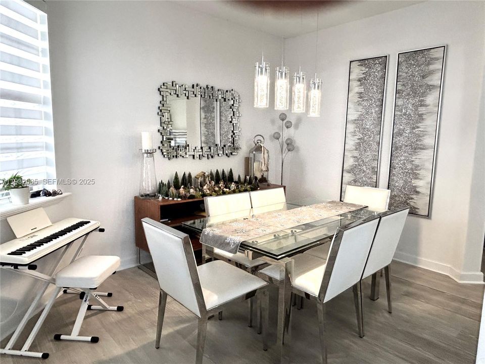 En Renta: $4,200 (3 camas, 2 baños, 2245 Pies cuadrados)