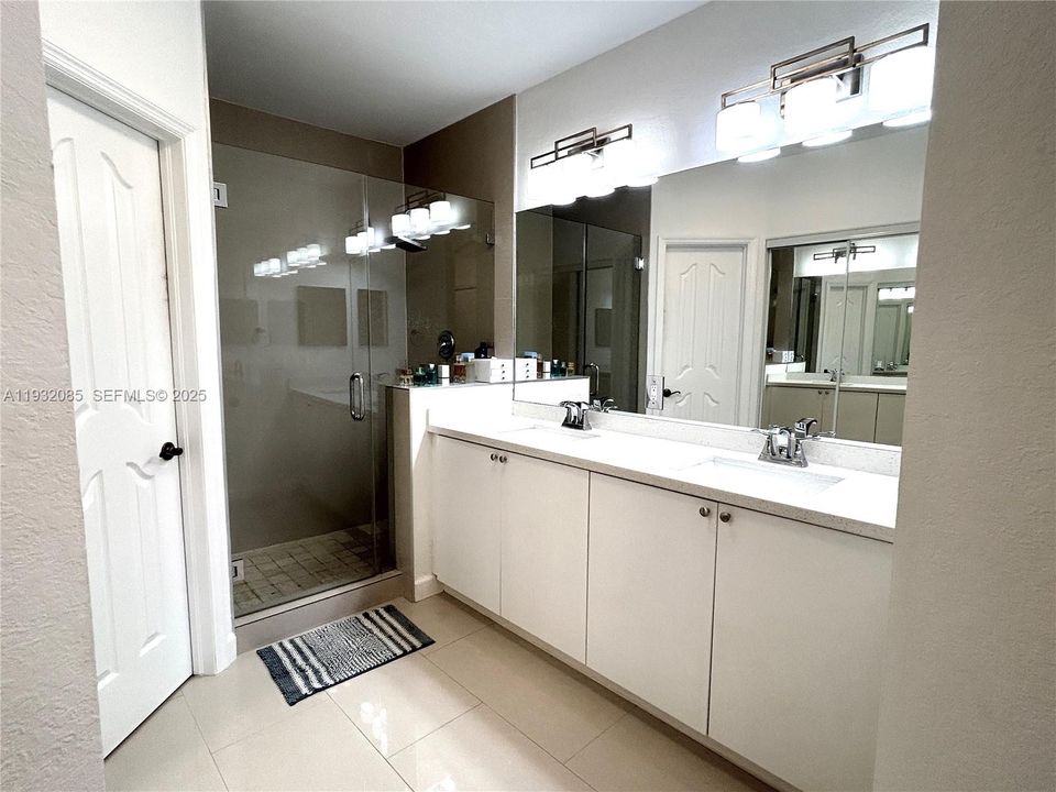 En Renta: $4,200 (3 camas, 2 baños, 2245 Pies cuadrados)