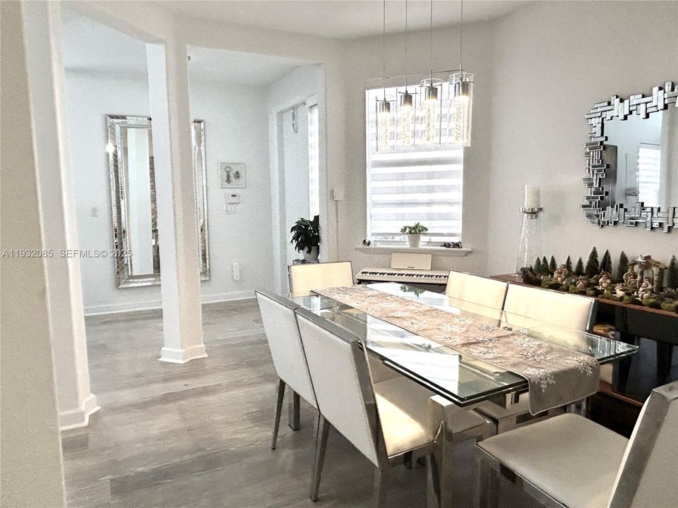 En Renta: $4,200 (3 camas, 2 baños, 2245 Pies cuadrados)