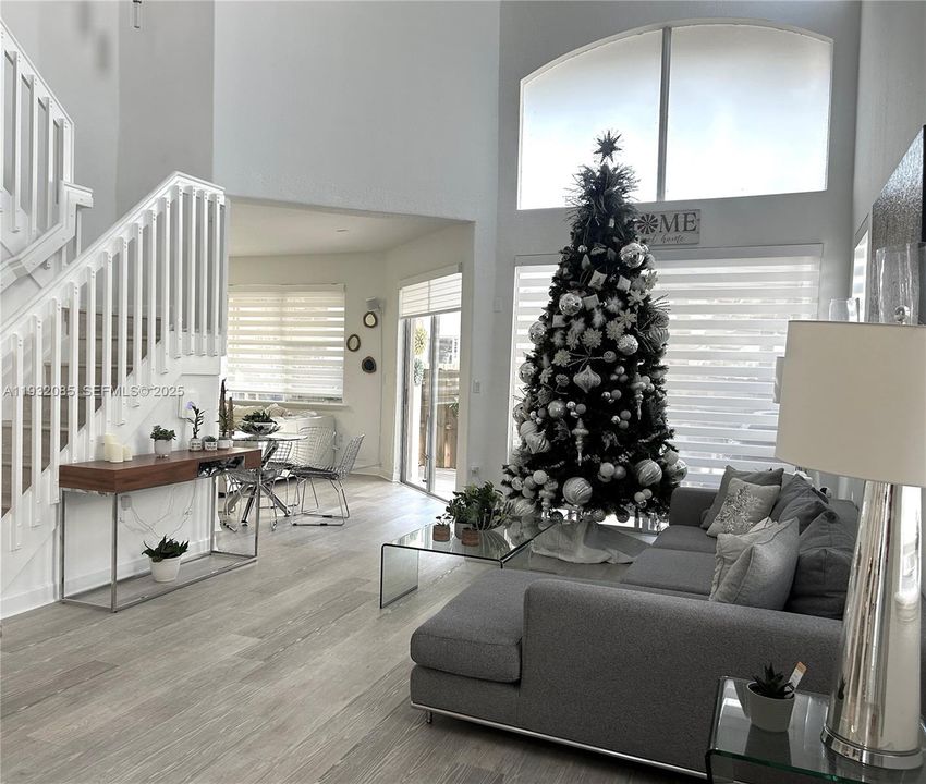 En Renta: $4,200 (3 camas, 2 baños, 2245 Pies cuadrados)