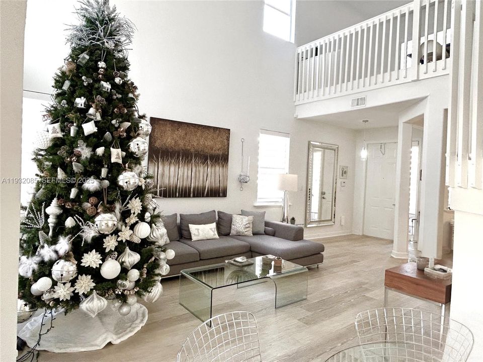 En Renta: $4,200 (3 camas, 2 baños, 2245 Pies cuadrados)