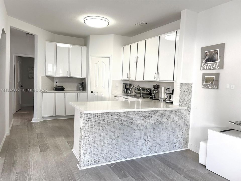 En Renta: $4,200 (3 camas, 2 baños, 2245 Pies cuadrados)