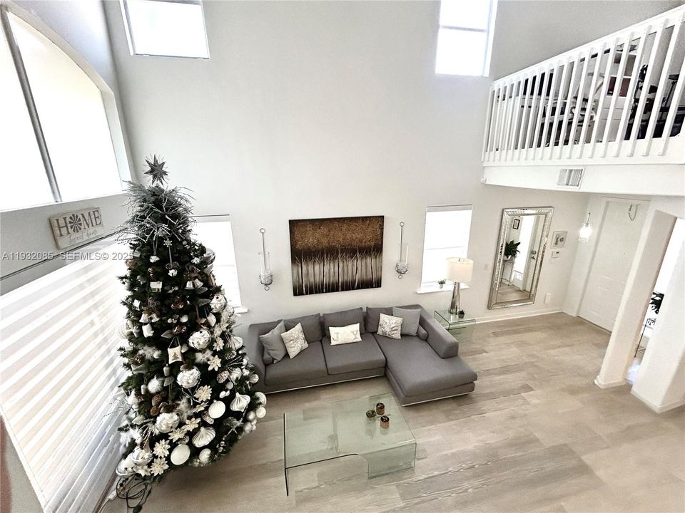 En Renta: $4,200 (3 camas, 2 baños, 2245 Pies cuadrados)