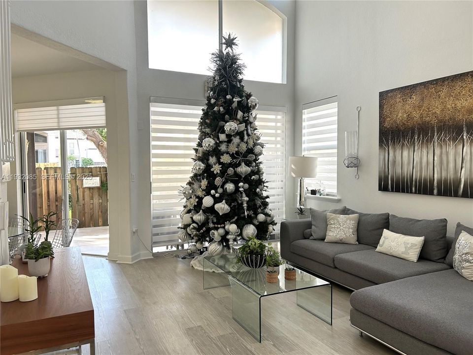 En Renta: $4,200 (3 camas, 2 baños, 2245 Pies cuadrados)