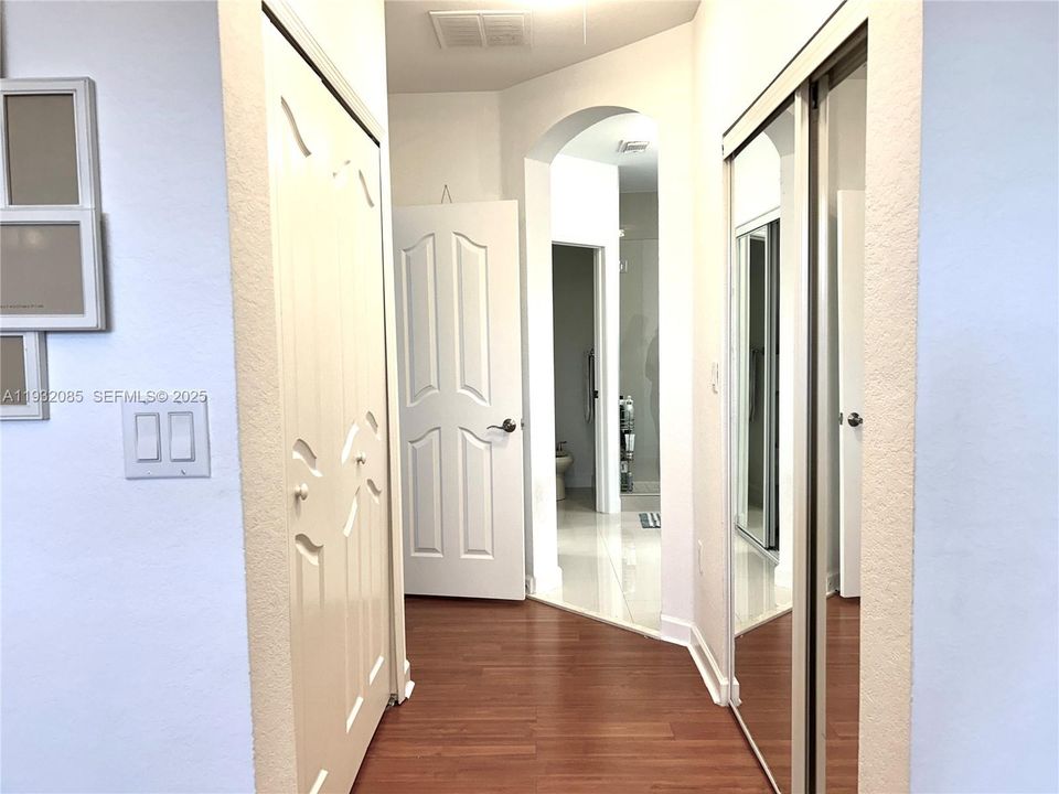 En Renta: $4,200 (3 camas, 2 baños, 2245 Pies cuadrados)