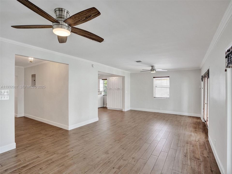 На продажу: $1,050,000 (3 спален, 2 ванн, 1792 Квадратных фут)