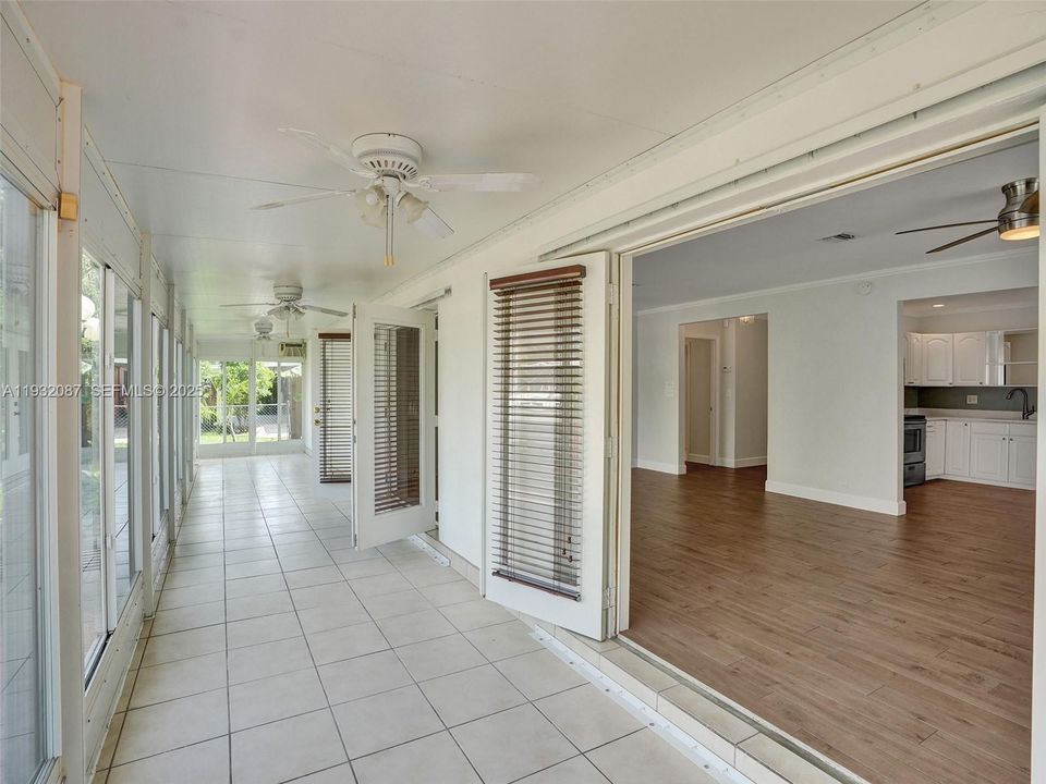 На продажу: $1,050,000 (3 спален, 2 ванн, 1792 Квадратных фут)