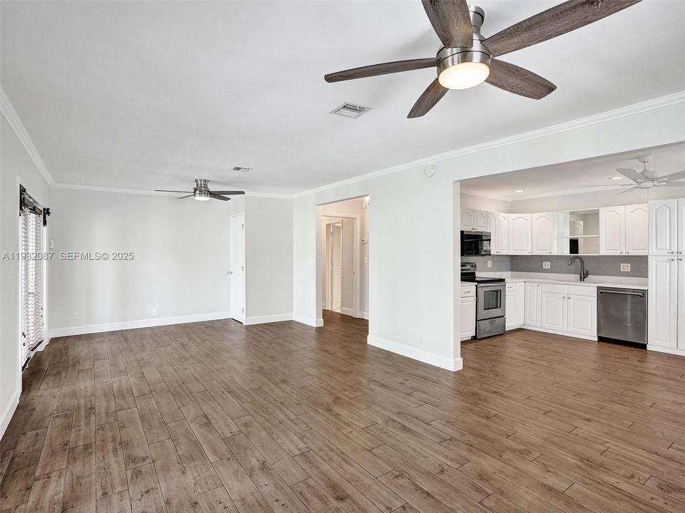 На продажу: $1,050,000 (3 спален, 2 ванн, 1792 Квадратных фут)