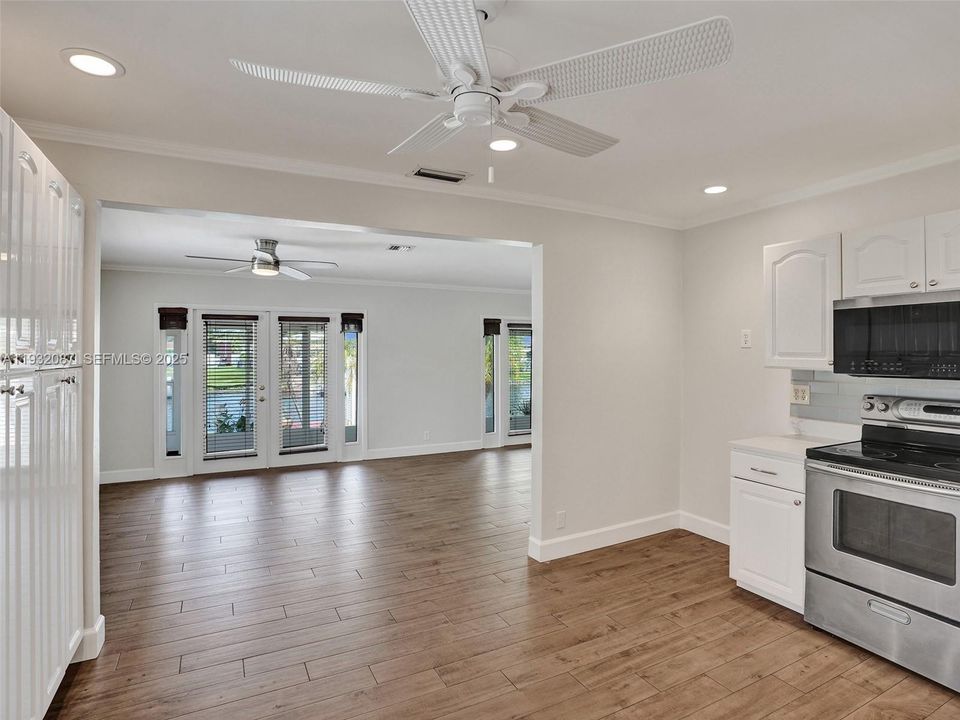 На продажу: $1,050,000 (3 спален, 2 ванн, 1792 Квадратных фут)