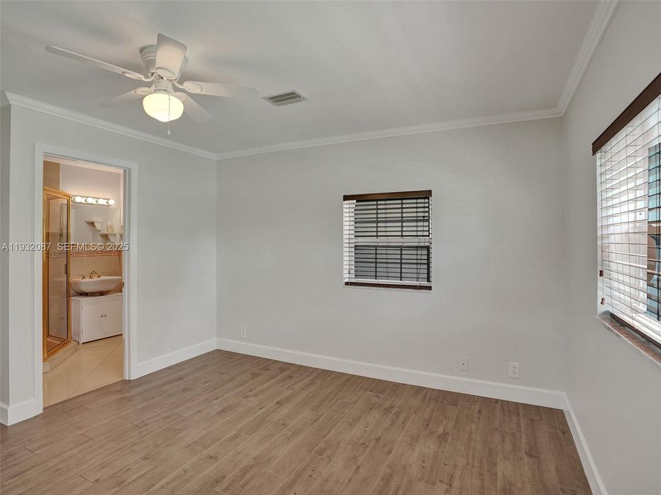 На продажу: $1,050,000 (3 спален, 2 ванн, 1792 Квадратных фут)