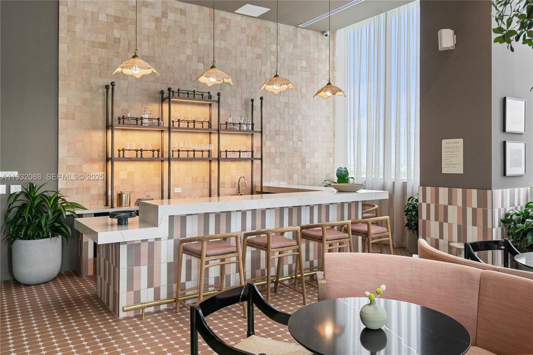 На продажу: $585,000 (1 спален, 1 ванн, 600 Квадратных фут)