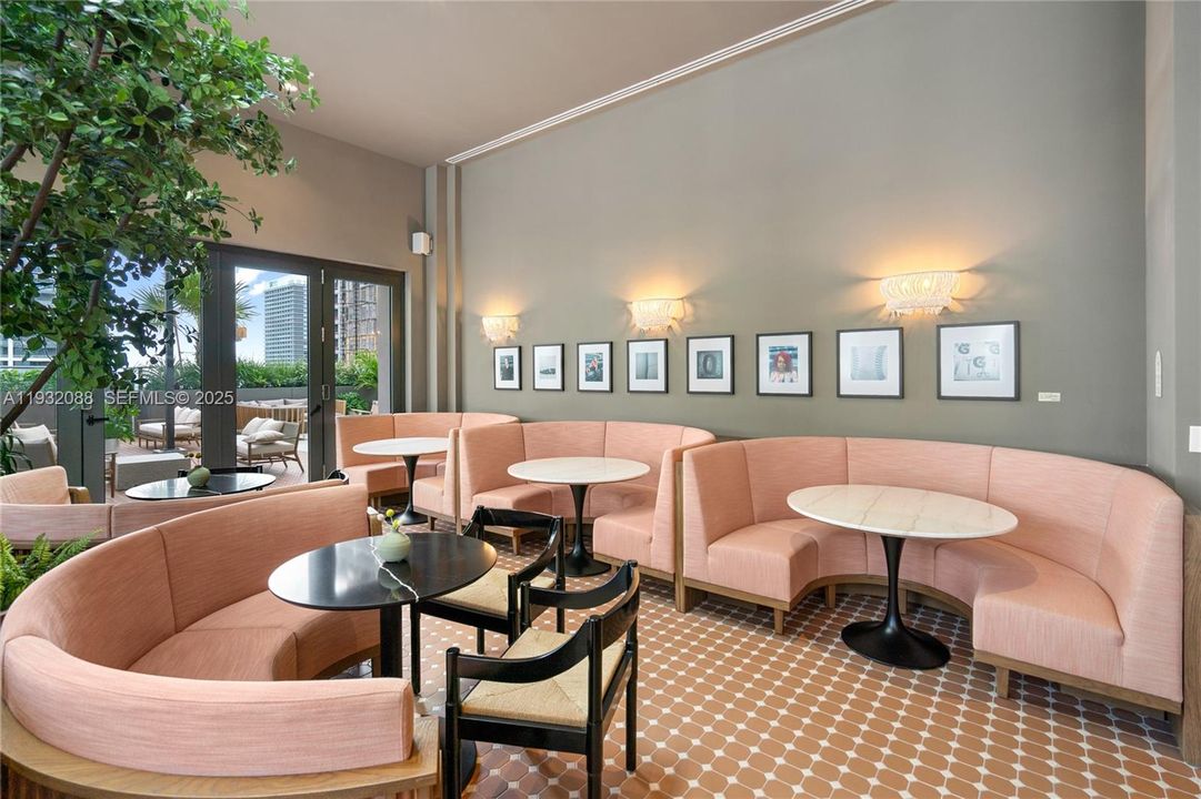 На продажу: $585,000 (1 спален, 1 ванн, 600 Квадратных фут)