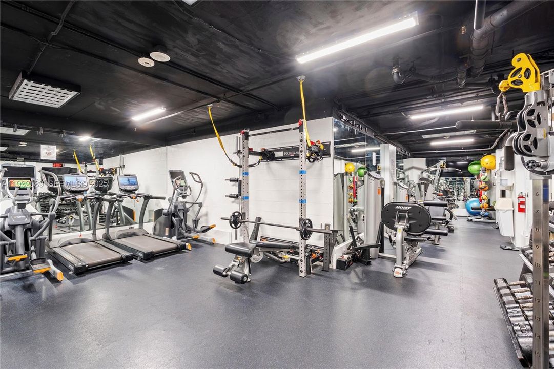 For Rent: $5,300 (2 beds, 2 baths, 1260 Square Feet)