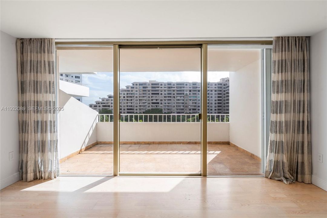 For Rent: $5,300 (2 beds, 2 baths, 1260 Square Feet)