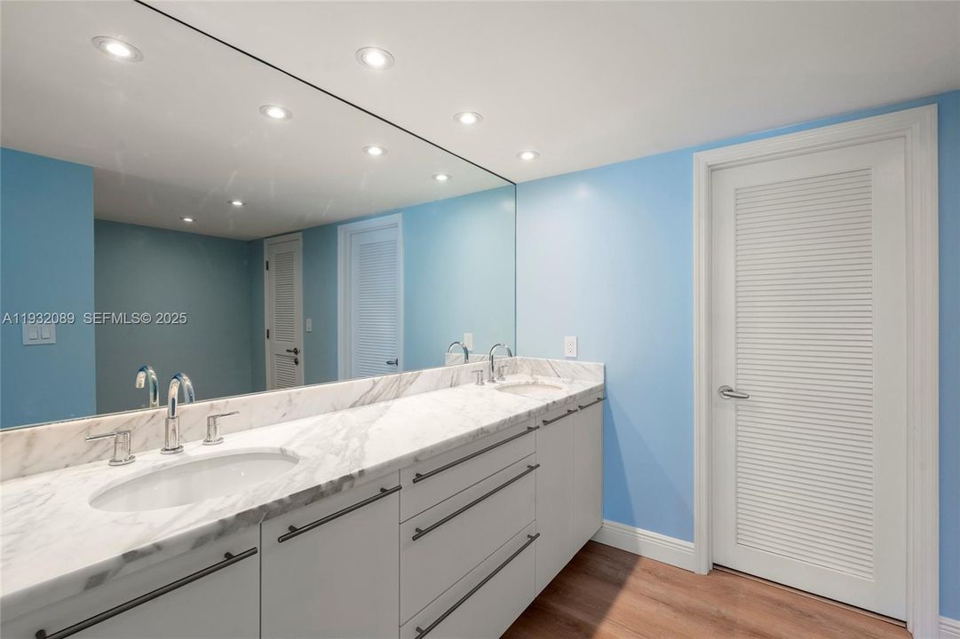 For Rent: $5,300 (2 beds, 2 baths, 1260 Square Feet)