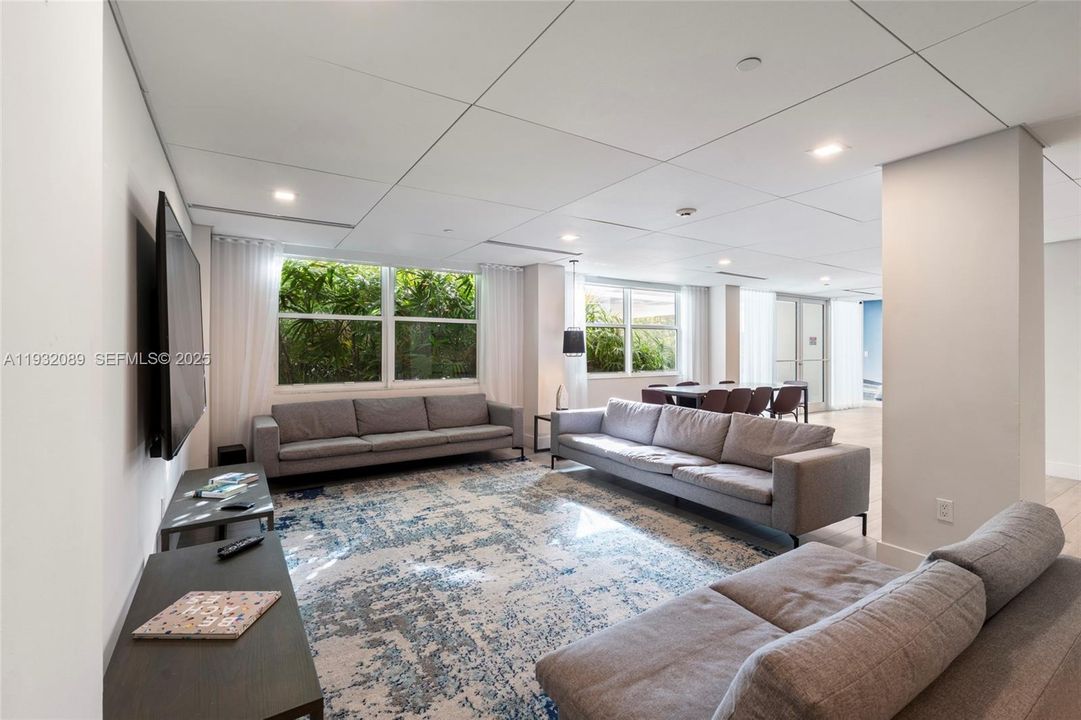 For Rent: $5,300 (2 beds, 2 baths, 1260 Square Feet)