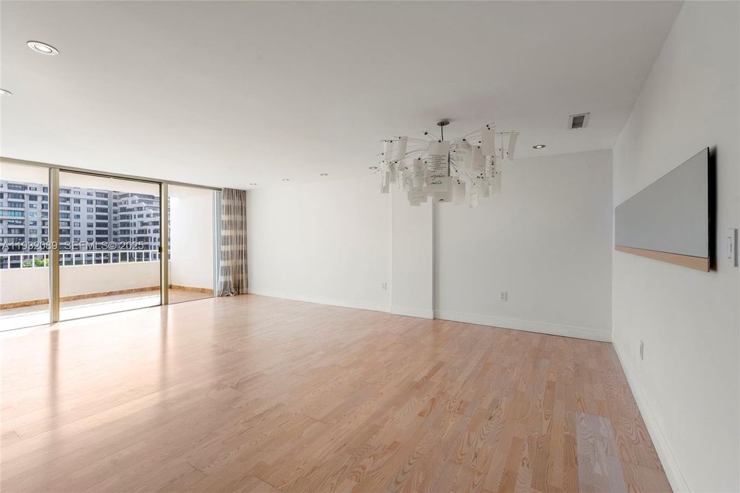 For Rent: $5,300 (2 beds, 2 baths, 1260 Square Feet)