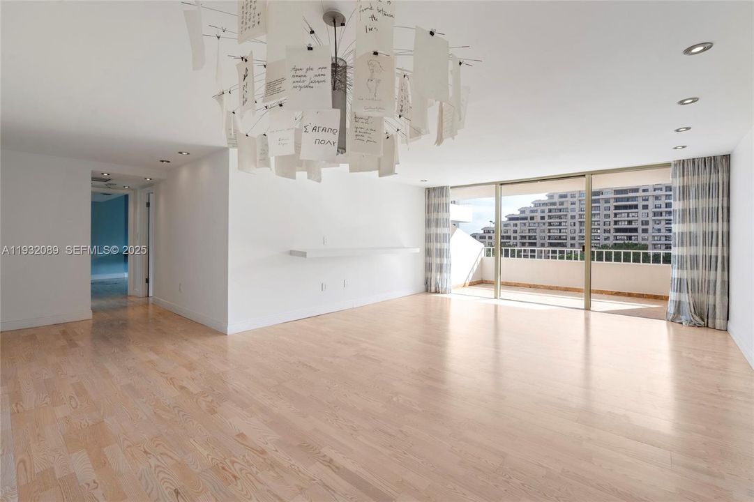 For Rent: $5,300 (2 beds, 2 baths, 1260 Square Feet)