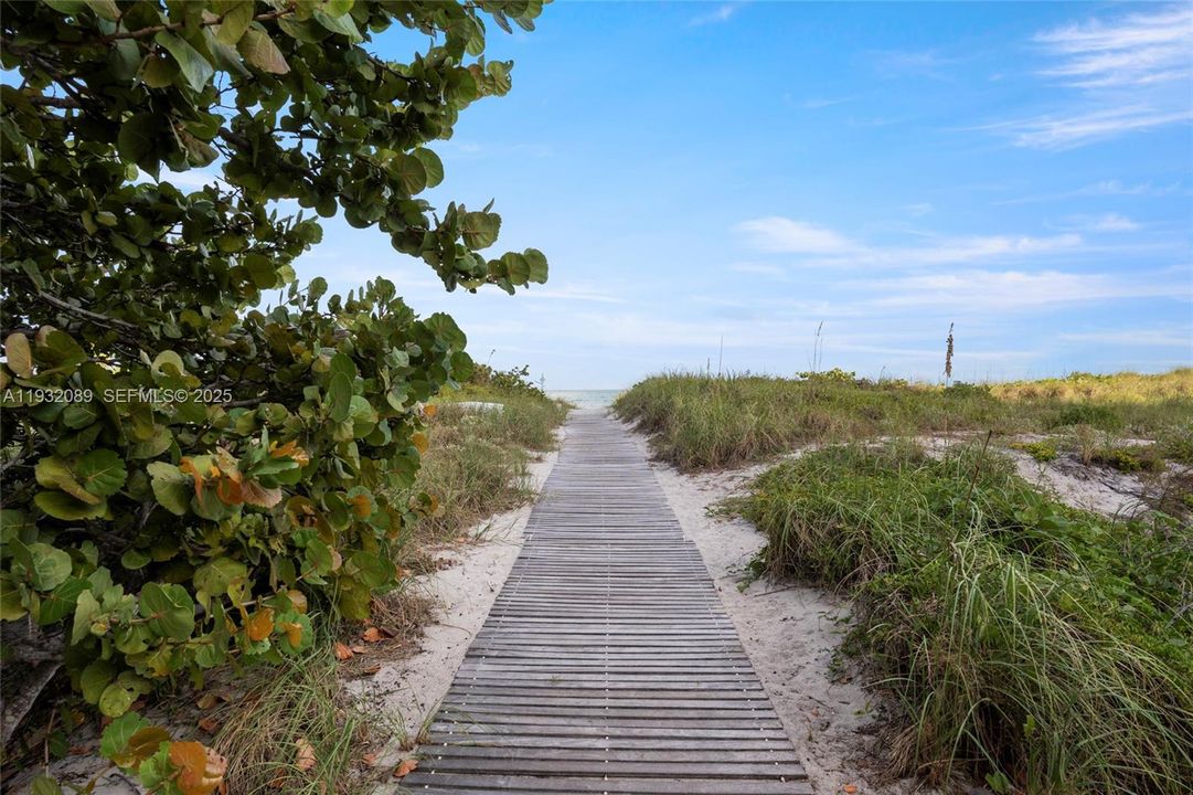 For Rent: $5,300 (2 beds, 2 baths, 1260 Square Feet)