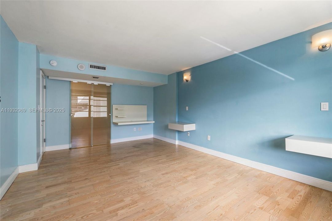 For Rent: $5,300 (2 beds, 2 baths, 1260 Square Feet)